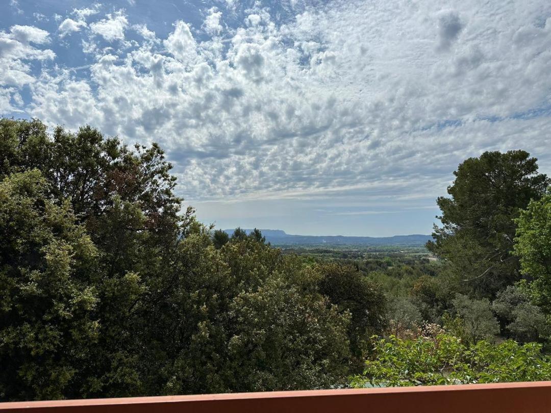 Les Cigales Bed & Breakfast Villelaure Exterior photo