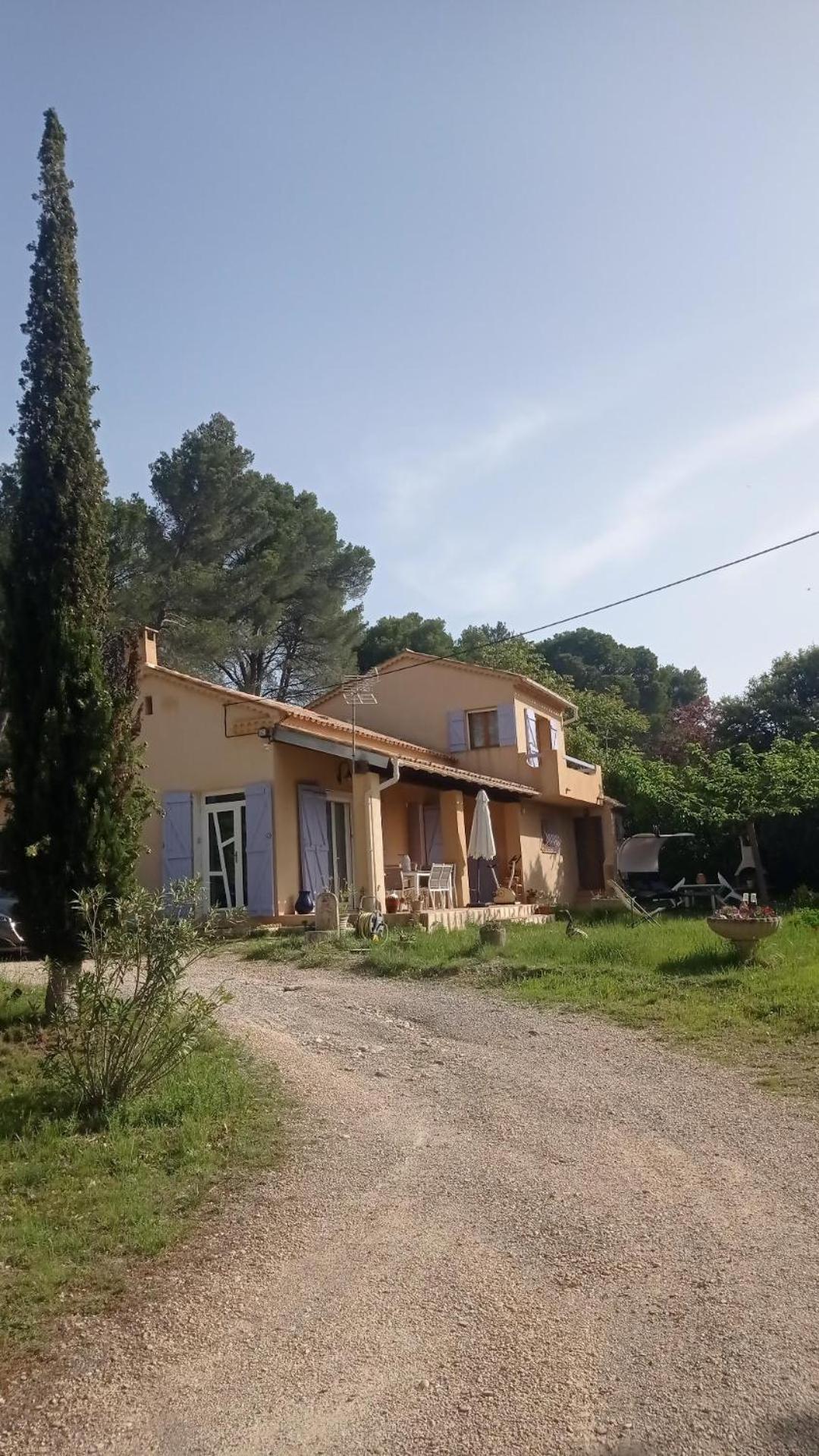 Les Cigales Bed & Breakfast Villelaure Exterior photo